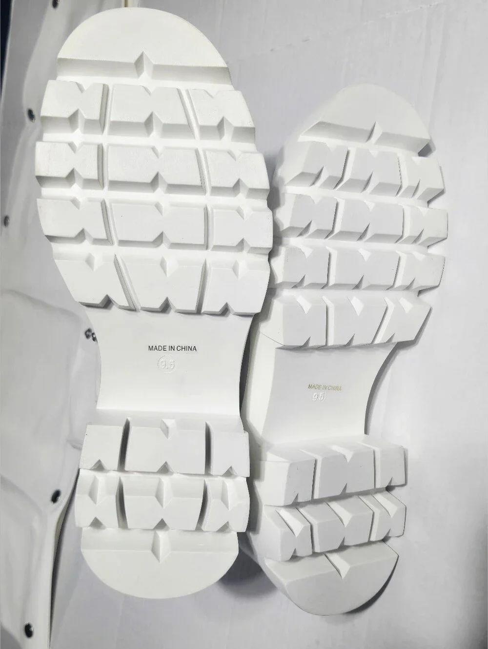 Size 9.5 White Platform Boots w/ Removable Snap-On Wrap Panels Chunky Lug Sole